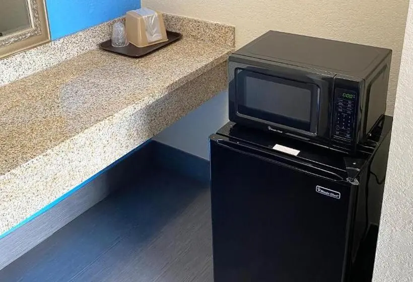 スタンダード4人部屋, Express Inn Newport News