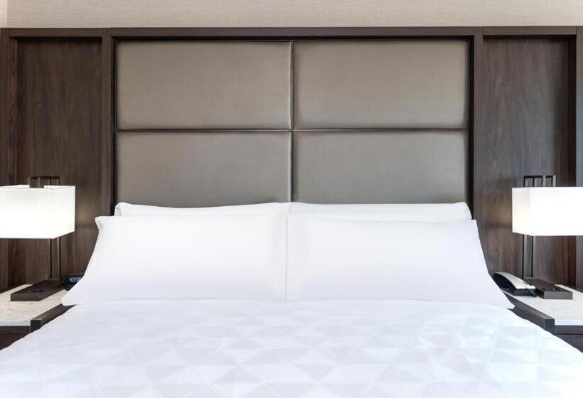 اتاق استاندارد با تخت بزرگ, Holiday Inn Boston Logan Airport Chelsea, An Ihg