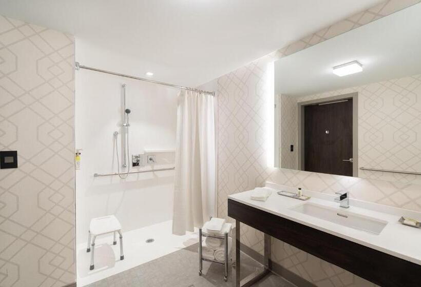 اتاق استاندارد برای معلولان, Holiday Inn Boston Logan Airport Chelsea, An Ihg