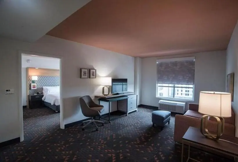 デラックススイート, Holiday Inn Lexington   Hamburg, An Ihg
