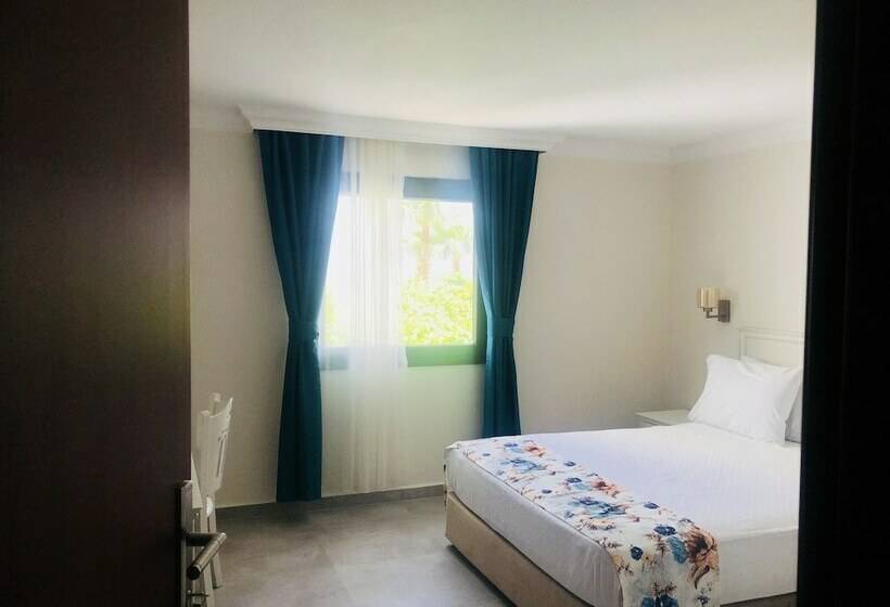 Economy Kamer, Maris Butik