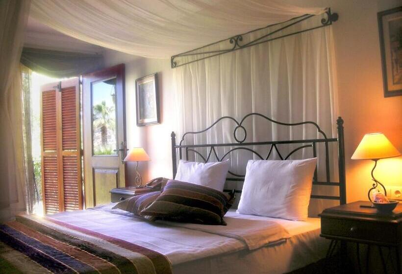 Deluxe Suite, Maris Butik