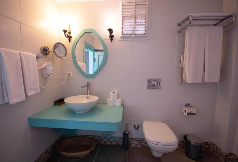 Suite met Jacuzzi, Maris Butik