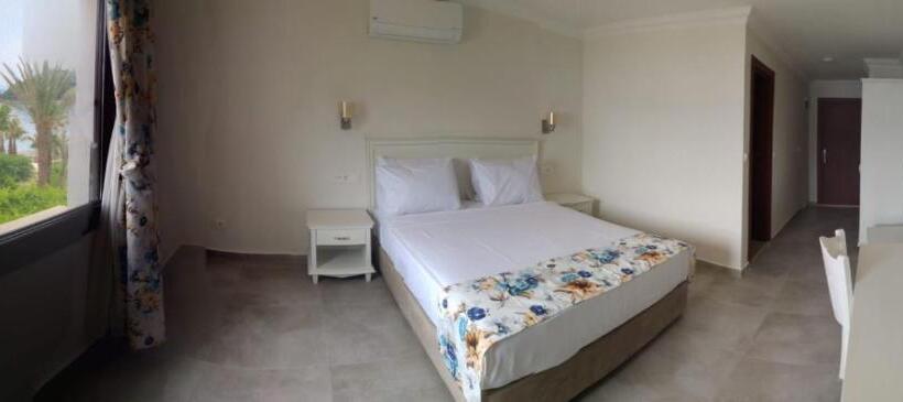 Economy Kamer, Maris Butik