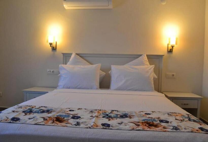 Economy Kamer, Maris Butik