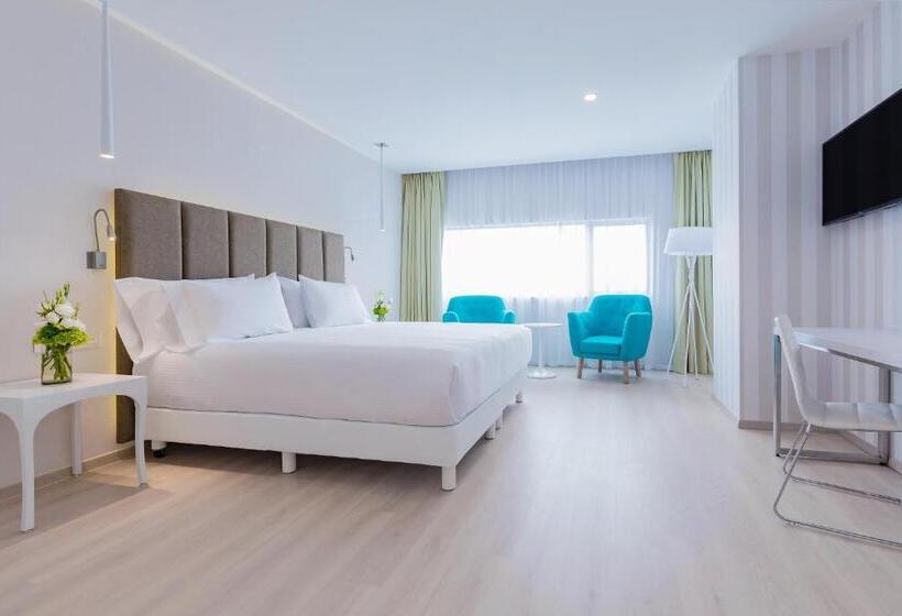 キングサイズベッドのスーペリアルーム, NH Puebla Finsa