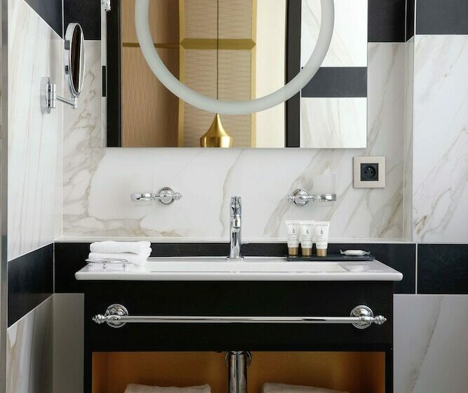 חדר סטנדרט, Niepce Paris Hotel, Curio Collection By Hilton