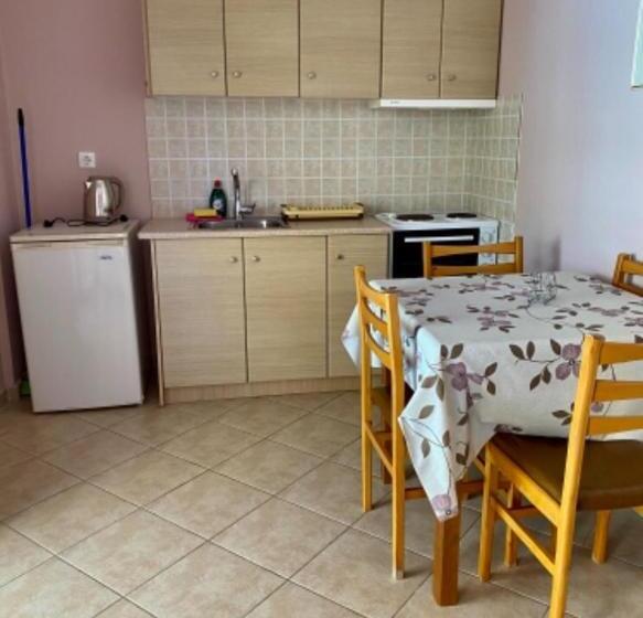 1 Bedroom Apartment Mountain View, Riviera