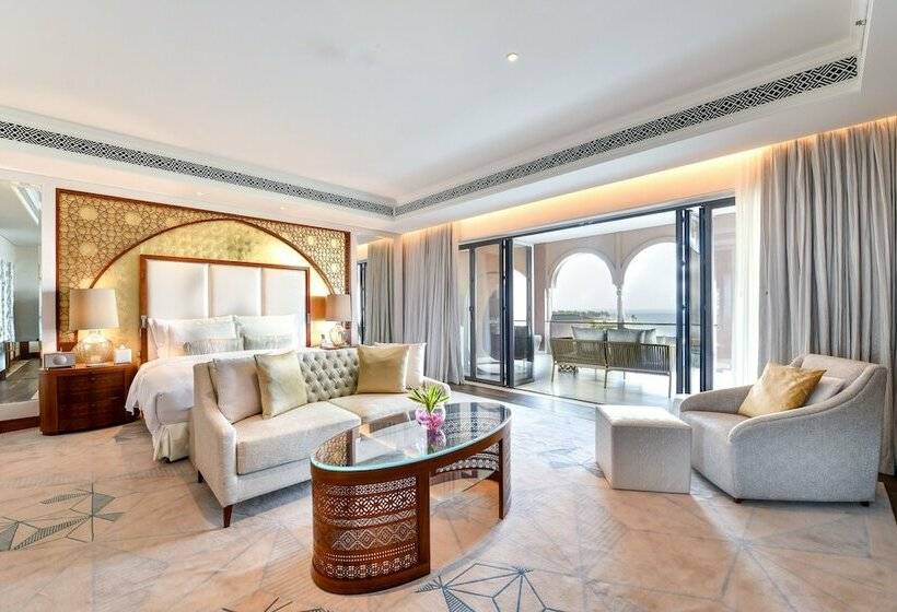 سوئیت رویال, Royal Saray Resort