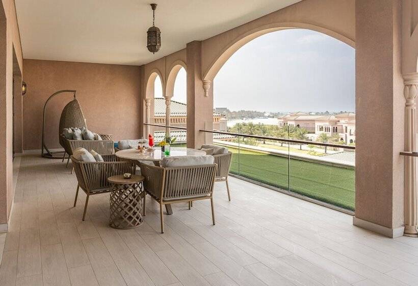 سوئیت رویال, Royal Saray Resort