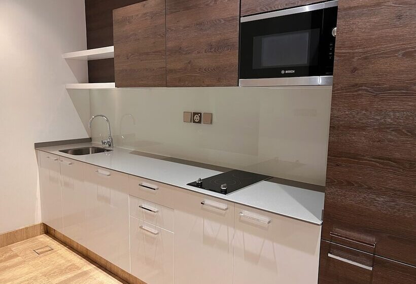 سوئیت رویال, Royal Saray Resort