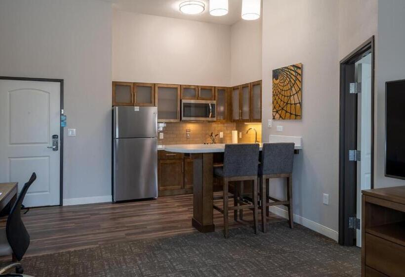 Люкс, Staybridge Suites Houston East   Baytown, An Ihg