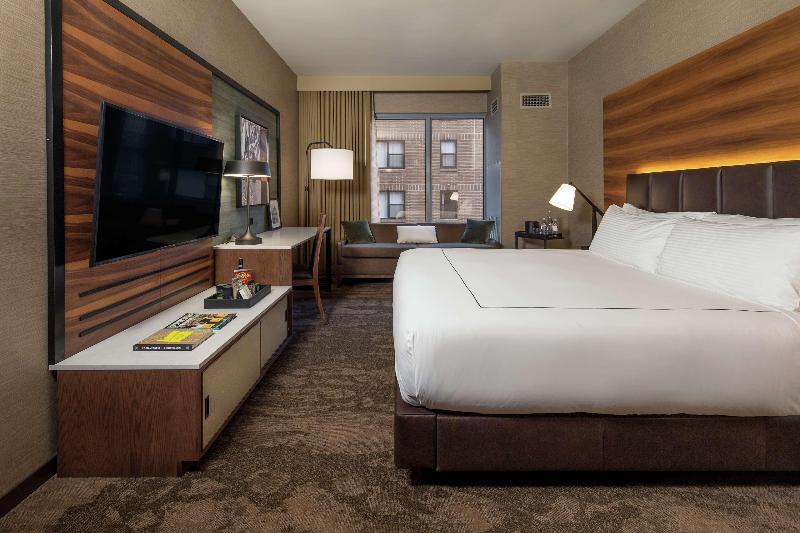 اتاق استاندارد با تخت بزرگ, The Porter Portland, Curio Collection By Hilton