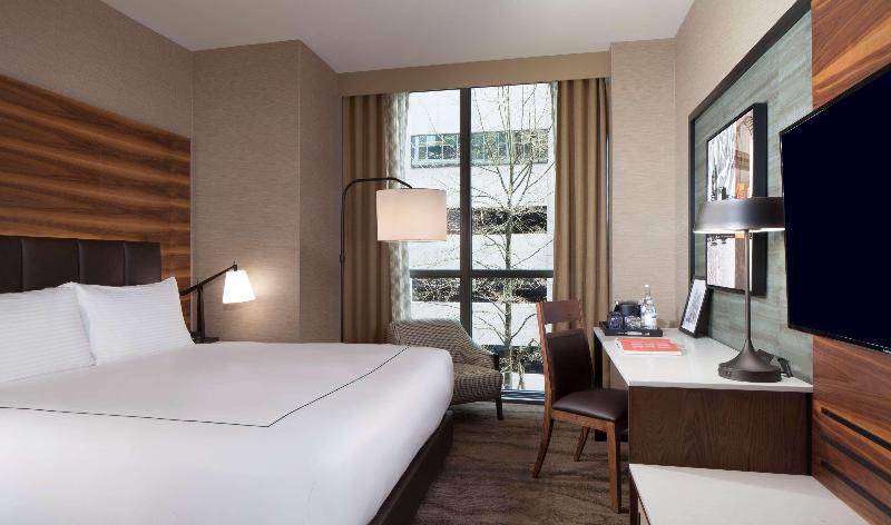 اتاق استاندارد با تخت بزرگ, The Porter Portland, Curio Collection By Hilton
