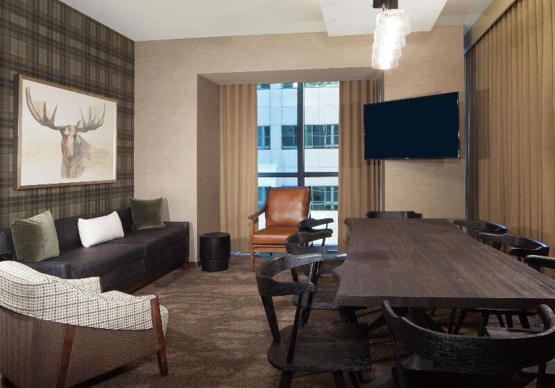 سوییت لوکس, The Porter Portland, Curio Collection By Hilton