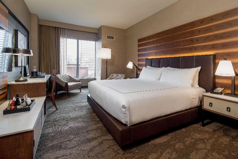 اتاق استاندارد با تخت بزرگ, The Porter Portland, Curio Collection By Hilton