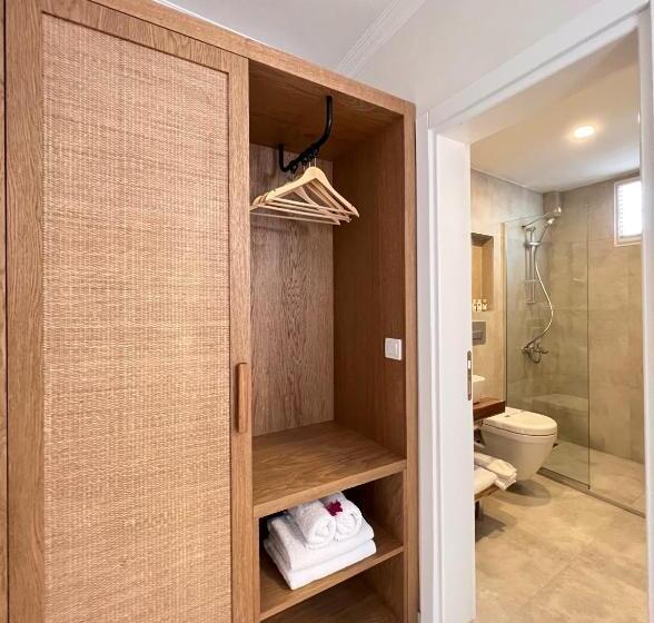 חדר סטנדרט לשלושה עם טרסה, Lavinya Otel