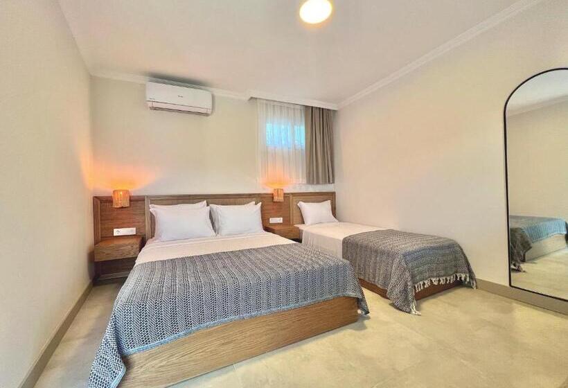 חדר סטנדרט לשלושה עם נוף לגינה, Lavinya Otel