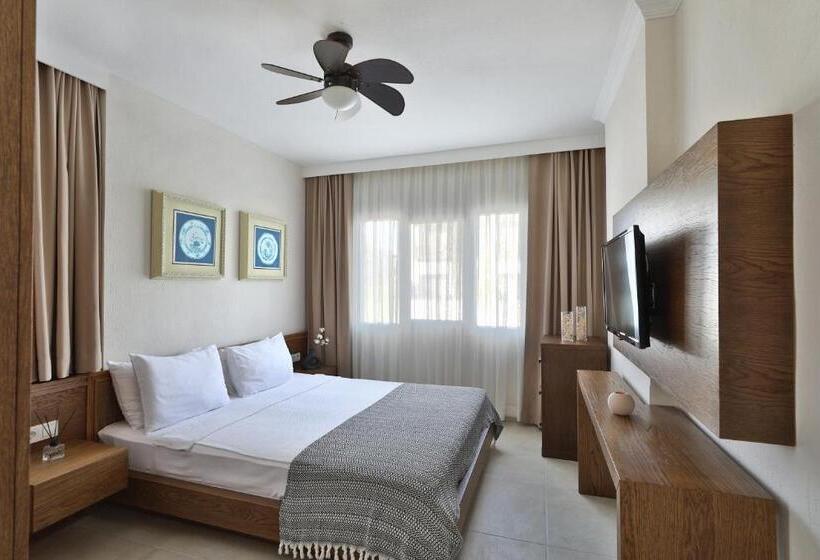 דירת חדר בקומת קרקע, Lavinya Otel