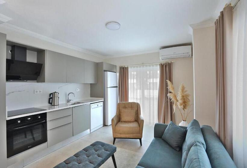 דירת חדר בקומת קרקע, Lavinya Otel