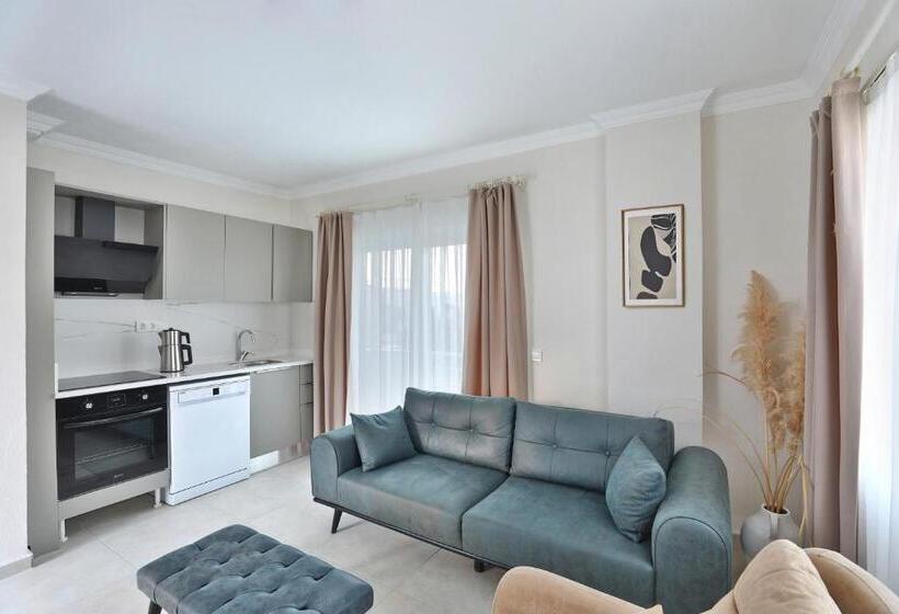 דירה בת חדר שינה 1 עם מרפסת, Lavinya Otel