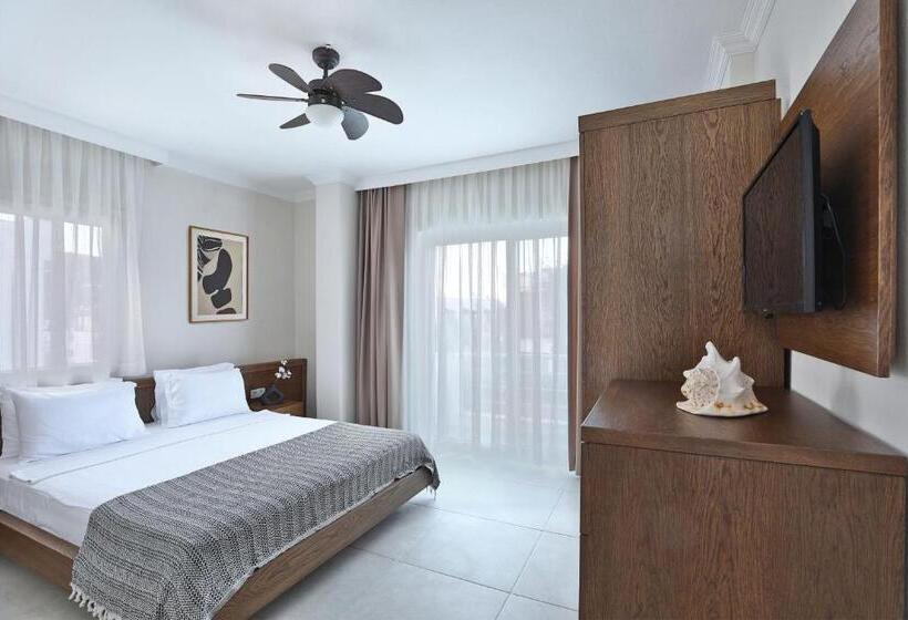 דירה בת חדר שינה 1 עם מרפסת, Lavinya Otel