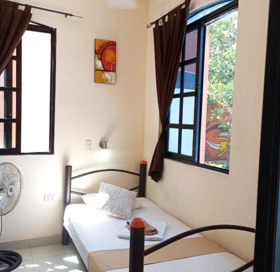 اتاق استاندارد یک تخته با سرویس بهداشتی مشترک, Hostal La Ermita