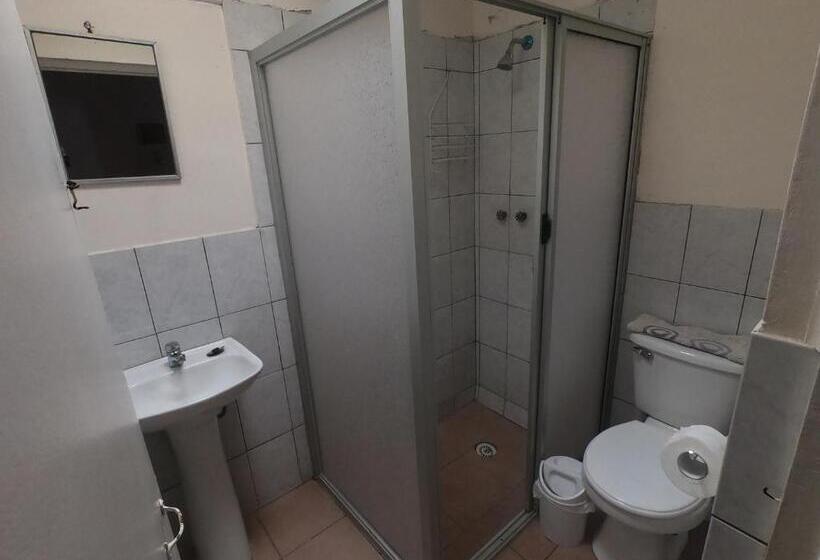 غرفة قياسية فردية, Hostal Michel