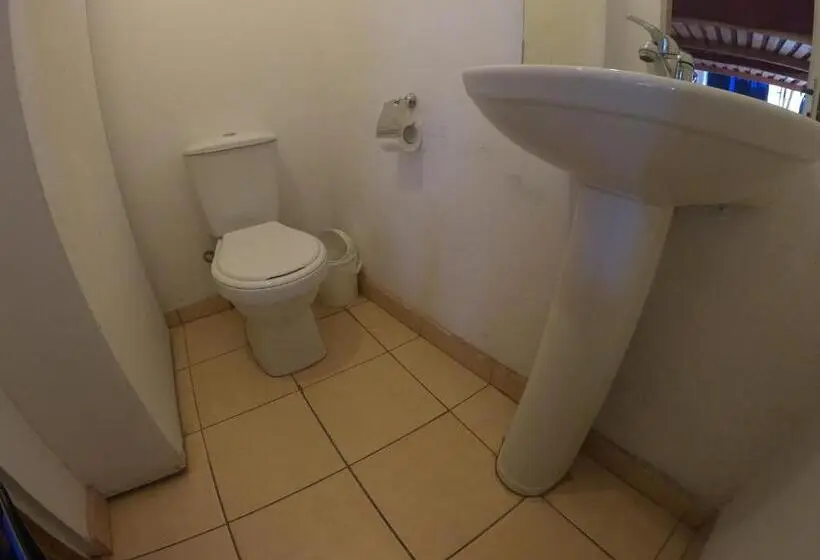 Standard Kolmen Hengen Huone, Hostal Michel