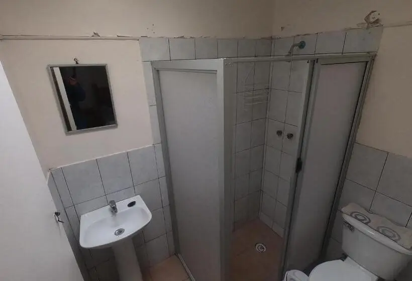 Standard Kolmen Hengen Huone, Hostal Michel