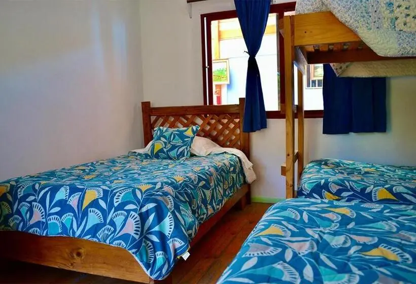 Standard Neljän Hengen Huone, Hostal Michel
