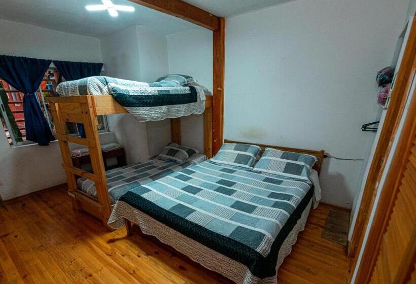 غرفة قياسية رباعية, Hostal Michel