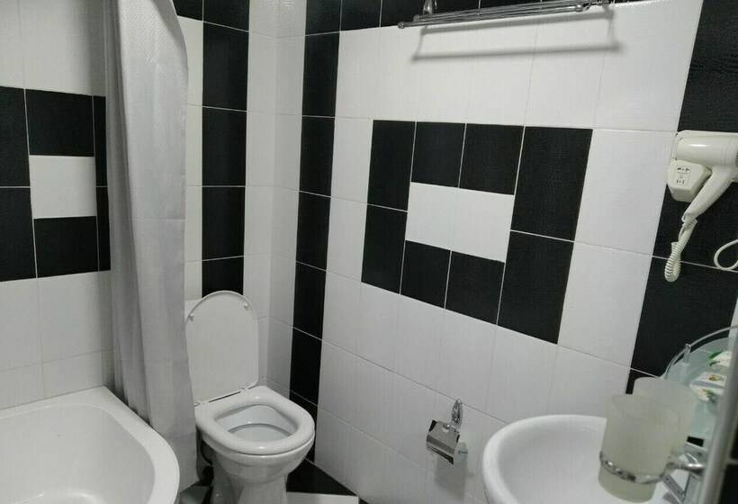 חדר משפחתי, Reikartz Kokand