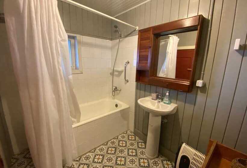 اتاق استاندارد با سرویس بهداشتی مشترک, Casa Chilota B&b