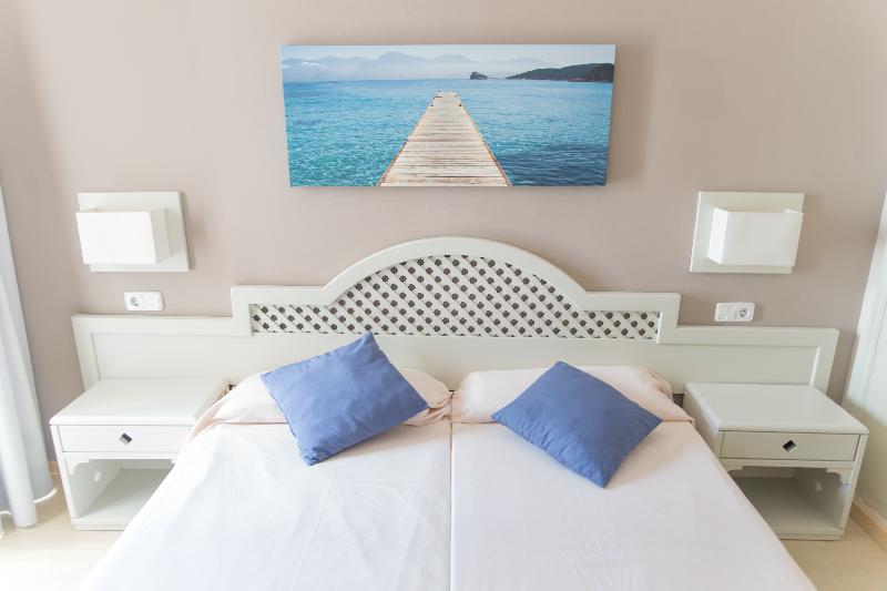 غرفة قياسية ثلاثية, Castle Inn Komaki