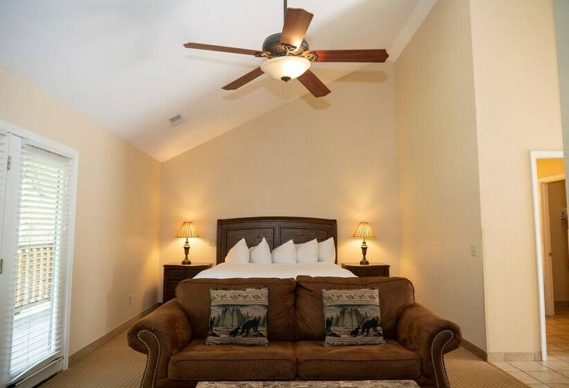 جناح, Tremont Lodge & Resort