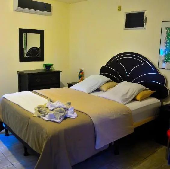 اتاق لوکس, The Landing Hotel And Restaurant