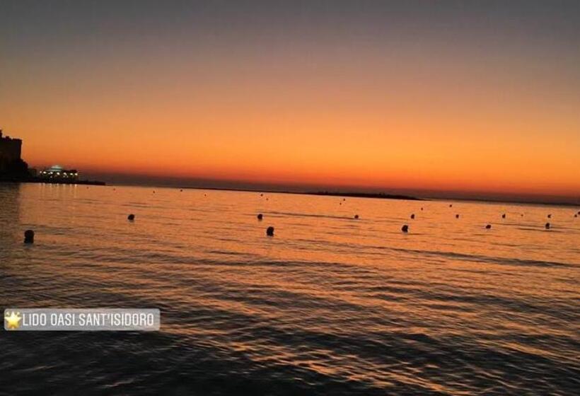 غرفة قياسية لذوى الاحتياجات الخاصة, Costa Blu