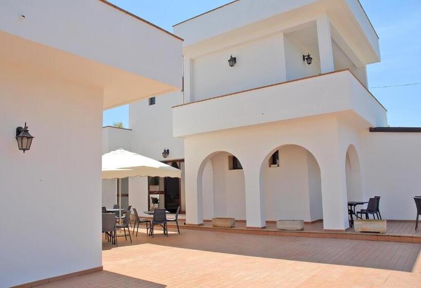 غرفة قياسية لذوى الاحتياجات الخاصة, Costa Blu