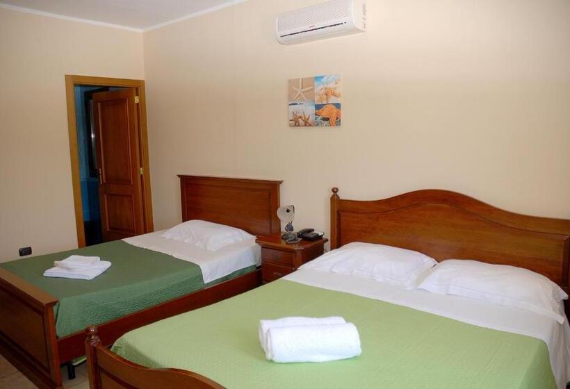 غرفة كلاسيكية رباعية, Costa Blu