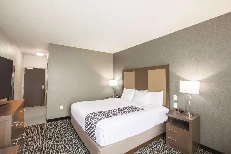 キングサイズベッドのスタンダードルーム, La Quinta By Wyndham San Marcos Outlet Mall