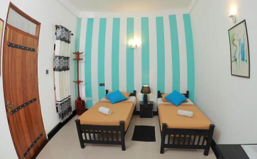 חדר דלוקס, Nilambara Lake View