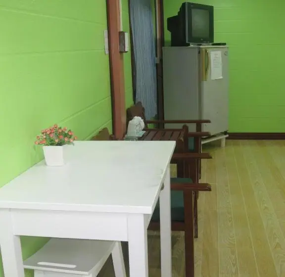 バルコニー付きスタンダードルーム, Haad Somboon House