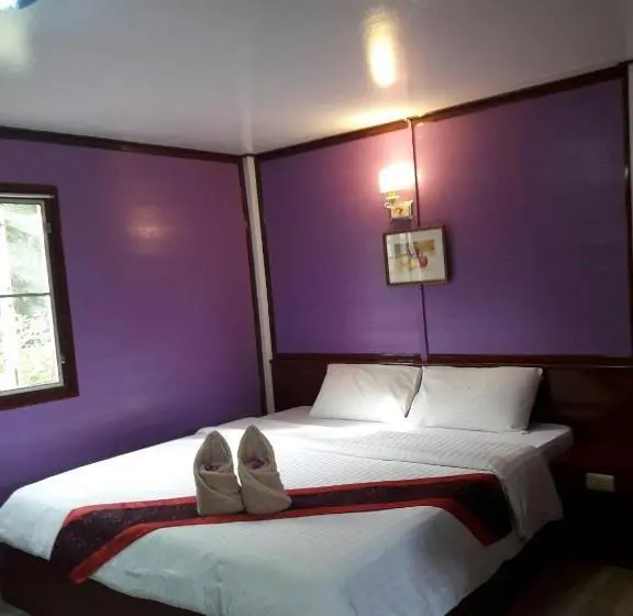バルコニー付きスタンダードルーム, Haad Somboon House