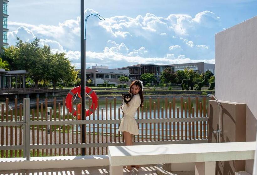 غرفة ديلوكس مطلة على البحيرة, The Kaset