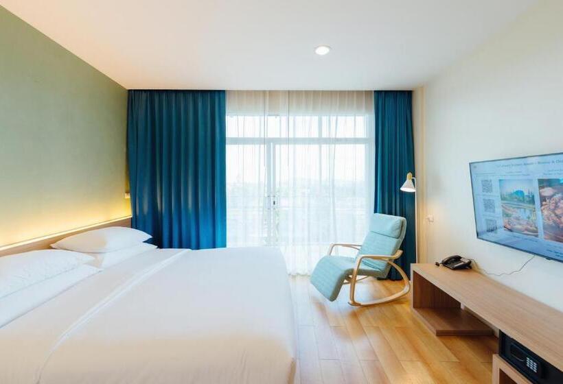 جناح مطلّ علي الجبل, The Kaset