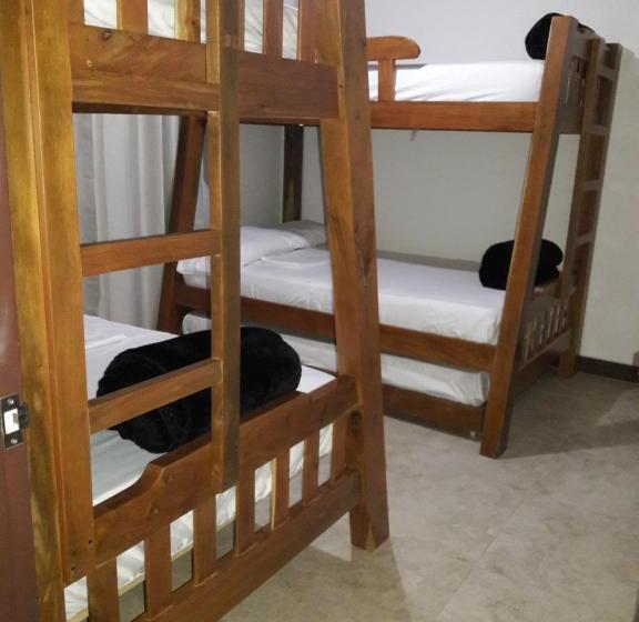 تختخواب در اتاق مشترک, Hostal Balcones De La Piedra