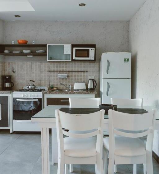 דירת חדר, Posta Natural