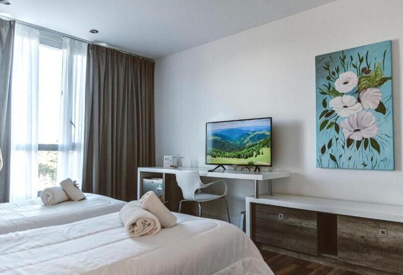 חדר סטנדרטי לשלושה עם נוף, Posta Natural