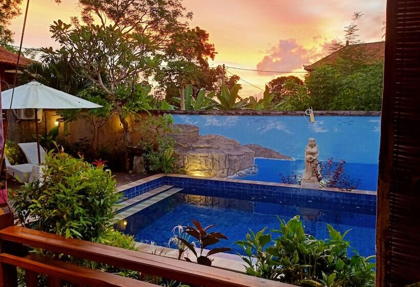 جناح جونيور مطلّ علي حمام السباحة, Radiance Sunset Villas Lembongan
